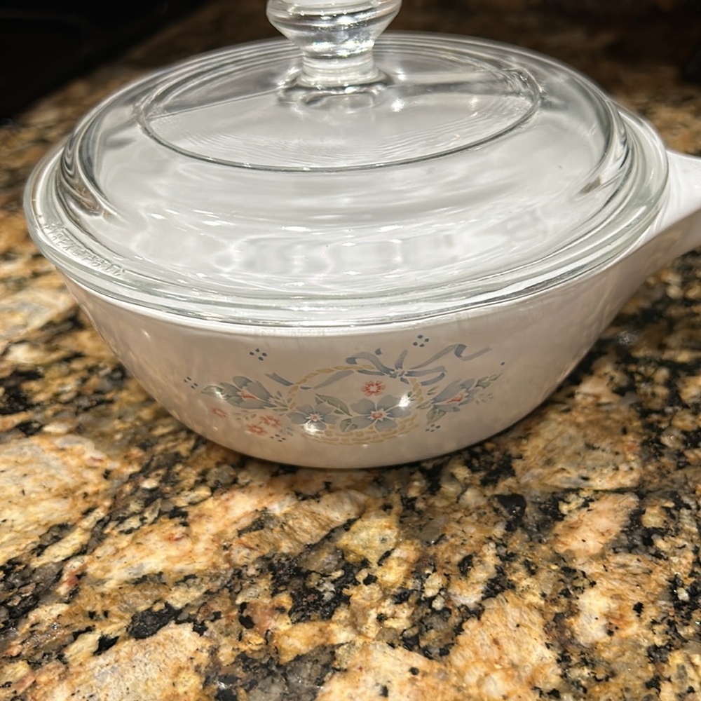 Country Cornflower Corning Ware Sauce Pan S-81-B .5 L Retired with lid !